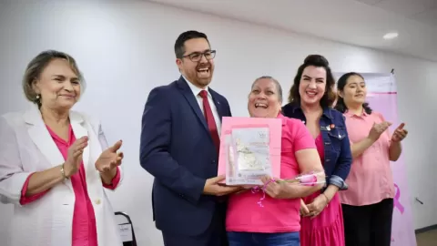 Entregan prótesis mamarias externas a mujeres sobrevivientes de cáncer de mama en Sinaloa