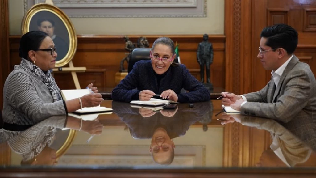 Presidenta Claudia Sheinbaum conversa vía telefónica con el papa León XIV para invitarlo a México