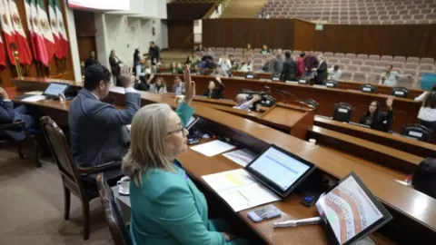 Congreso de Sinaloa aprueba tipificar como delito el robo equiparado de vehículos arrendados