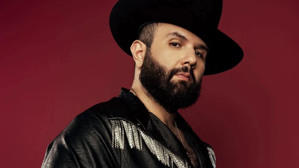 ¡Hito Global! Carin León Rompe Récord con 'Primera Cita': Mil Millones de Reproducciones en Spotify y Anuncia Residencia en Las Vegas