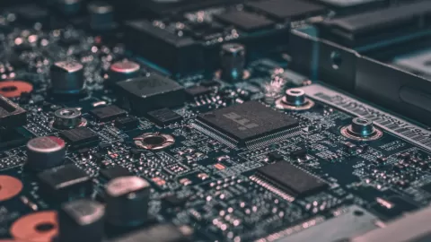 México Impulsa Soberanía Tecnológica: QSM Fabricará Chips en Querétaro para 2026