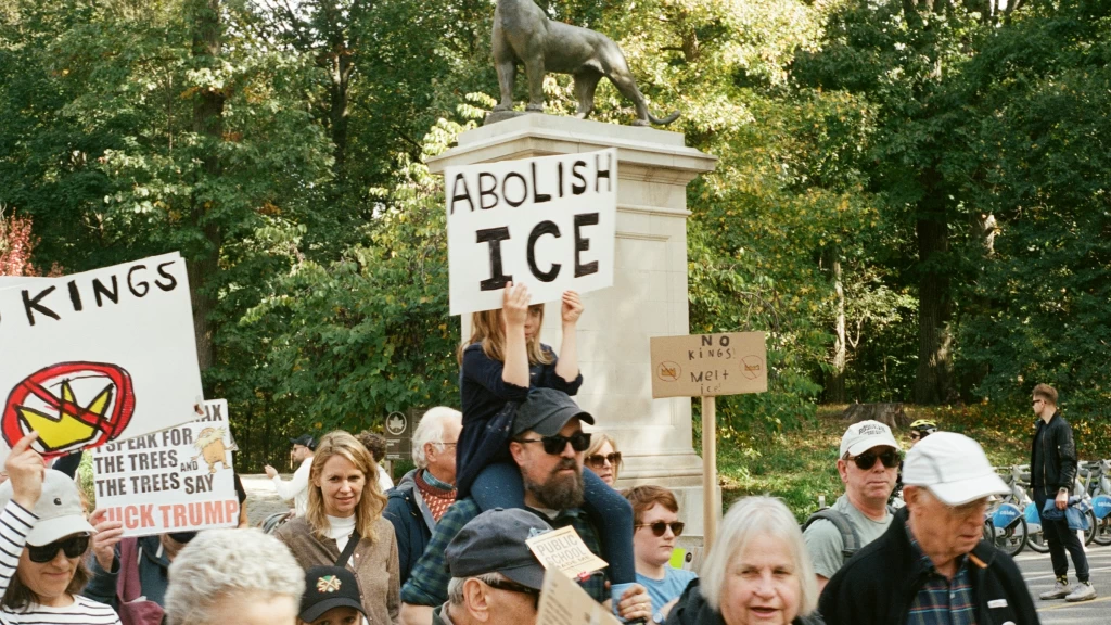 Mineápolis Bajo Tensión: Tercer Día de Protestas Masivas por Muerte de Renee Good a Manos de Agente ICE Desata Crisis Nacional