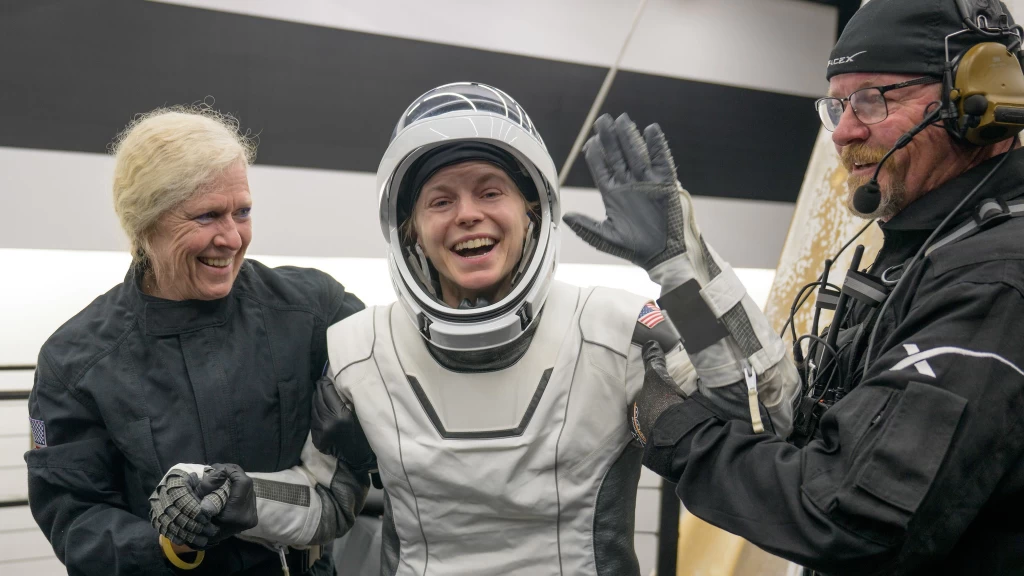 Regreso Histórico: Tripulación SpaceX Crew-11 Aterriza de Emergencia por Primera Evacuación Médica en la EEI