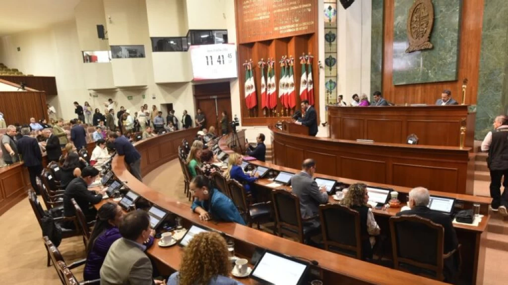 Dan lectura a cuatro nuevas iniciativas en tribuna del Congreso; una promueve la igualdad sustantiva