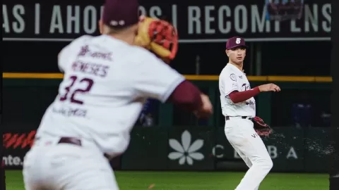 Charros Logra Victoria 6-2 ante Tomateros en el Juego 1 de la Final de la LMP; Mateo Gil Brilla y la Serie se Enciende para el Juego 2 Hoy