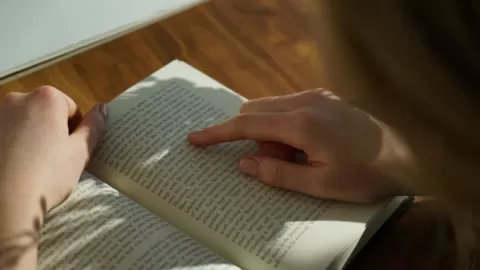 Distopía en 2026: Cuando la Ficción Anticipa Nuestra Realidad Cultural