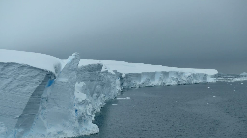 IA Desvela la Historia Completa de Cada Iceberg, Superando Límites Manuales y Potenciando la Lucha Contra el Cambio Global