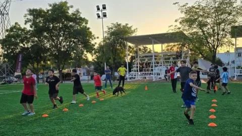 Las canchas deportivas han cambiado la vida de las familias por la convivencia en el bulevar Agricultores