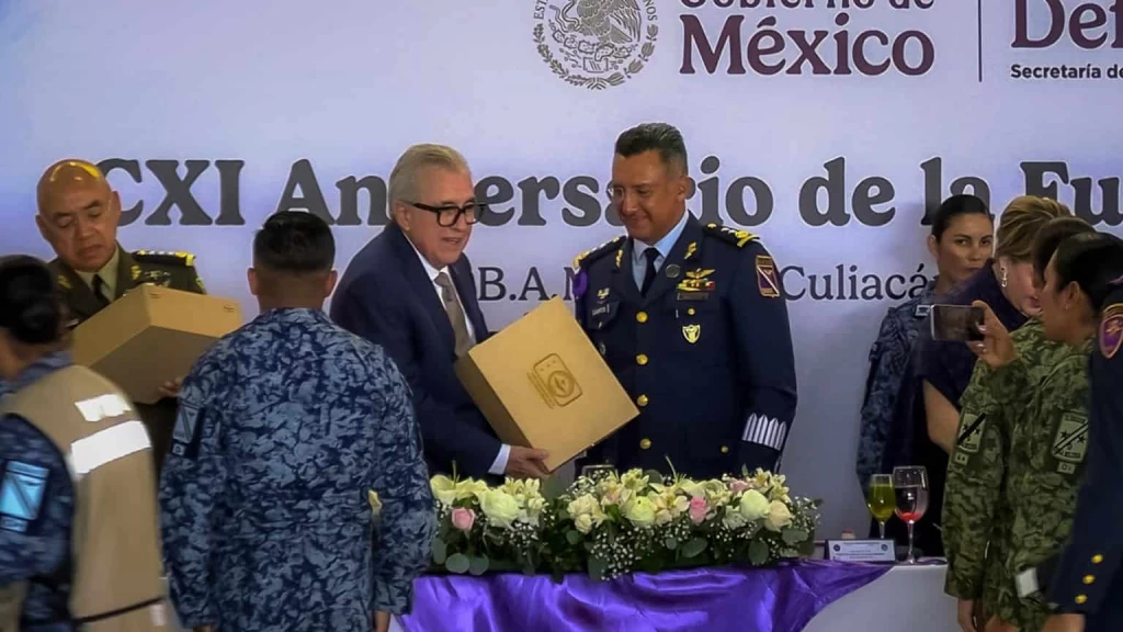 Fuerza Aérea Mexicana refrenda su compromiso y lealtad con la patria, en su CXI aniversario de creación