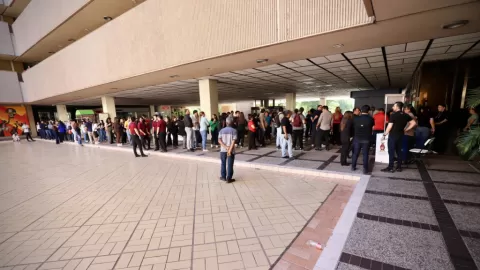 Alta afluencia en módulo de vacunación contra el sarampión en Palacio de Gobierno