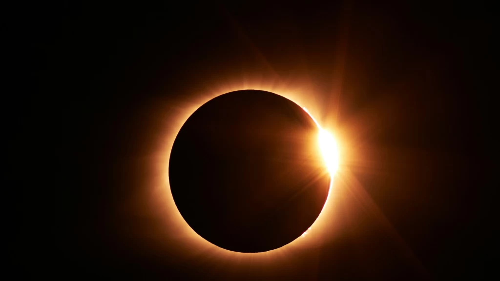 ¡El Primer Eclipse Solar Anular de 2026 Iluminará los Cielos el 17 de Febrero! La Trayectoria del 'Anillo de Fuego' y Todo lo que Necesitas Saber.