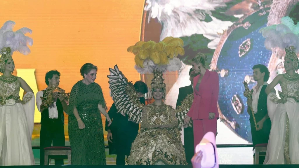 ¡Anahí I es coronada como Reina del Carnaval Internacional de Mazatlán 2026!