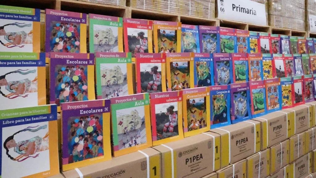 Sheinbaum Anuncia: Libros de Texto Mantienen Esencia, Sumarán Lenguas Indígenas y Mujeres en la Historia