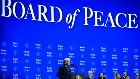 Trump Lanza 'Junta de Paz' en Washington: Más de 40 Países Unen Esfuerzos por la Estabilidad Global y la Reconstrucción de Gaza con 17.000 Millones de Dólares