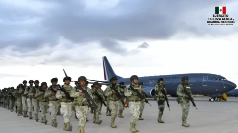 Autoridades civiles y militares conmemoran el 113 aniversario del Ejército Mexicano