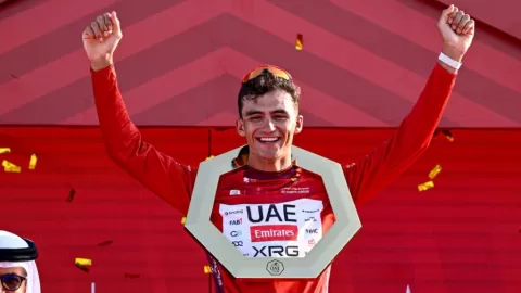 Isaac del Toro se consagró campeón del Tour de los Emiratos Árabes Unidos