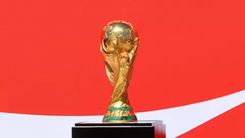 ¡El trofeo de la Copa Mundial FIFA 2026 ya está en México! Inicia histórica gira nacional de 26 días por 10 ciudades.