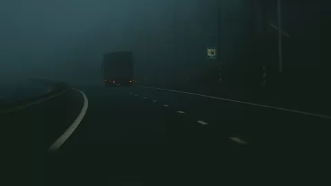 Bruma densa cubrirá costas el domingo y calor extremo de 45°C azotará la región hasta marzo