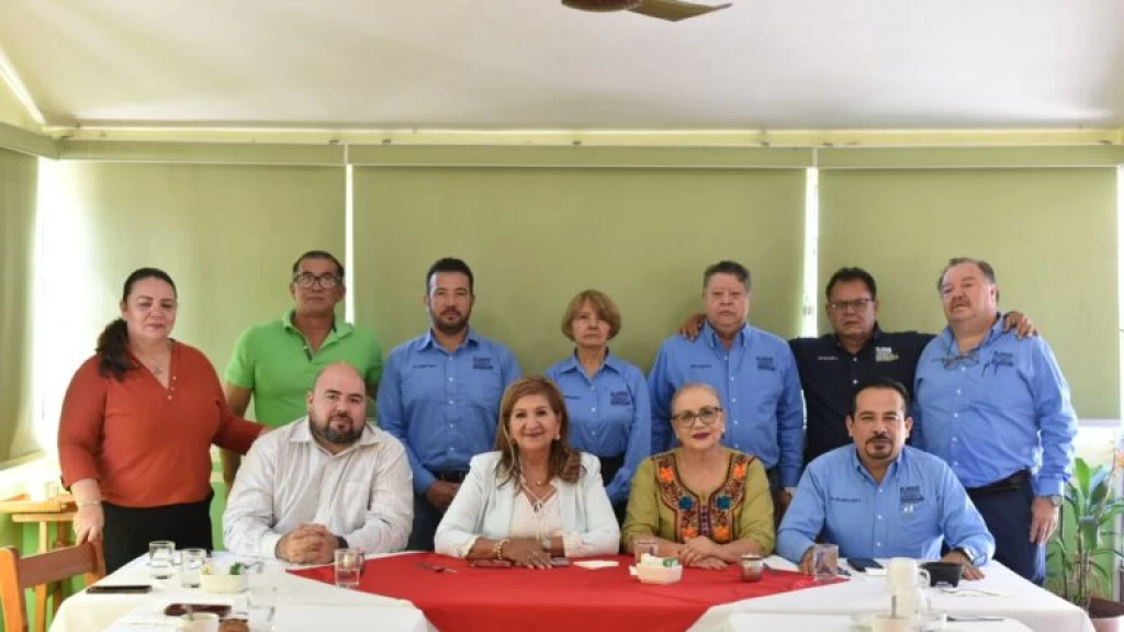 Tere Guerra se reúne con gremio de transportistas de Mazatlán