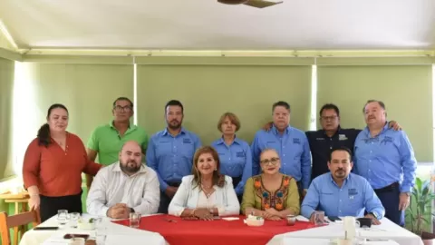 Tere Guerra se reúne con gremio de transportistas de Mazatlán