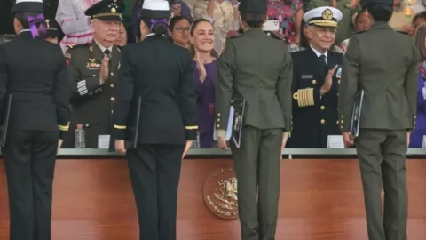 Presidenta conmemora Día Internacional de la Mujer en homenaje a las mujeres de las Fuerzas Armadas