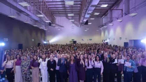 “La igualdad laboral no es un favor, es un derecho”: Tere Guerra durante conferencia impartida a trabajadoras del STASE