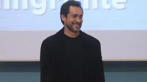 José Ángel Bichir: Familia Revela Verdad Tras Caída; Accidente por Crisis de Salud Mental Sacude al Espectáculo