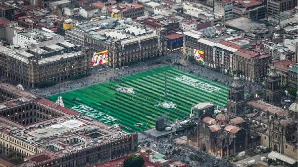 ¡Récord Guinness en el Zócalo! Ciudad de México alberga la clase de fútbol más grande del mundo con 9,500 participantes