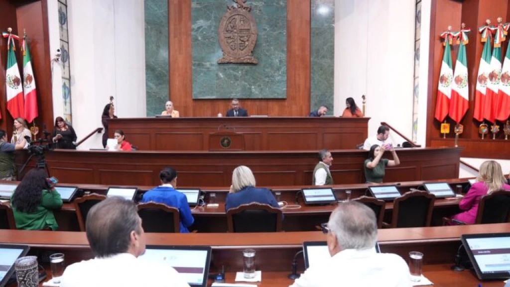 Dan lectura a dictamen que reforma Ley de Vivienda para favorecer a grupos vulnerables