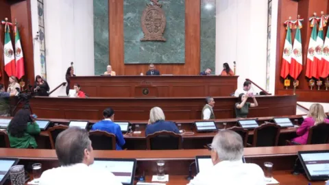 Dan lectura a dictamen que reforma Ley de Vivienda para favorecer a grupos vulnerables