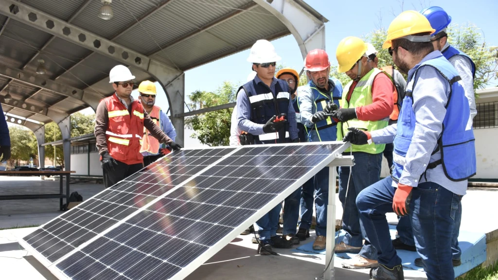 ICATSIN Impulsa el Futuro Laboral en Sinaloa: Capacitación de Vanguardia en Energías Renovables, Movilidad Eléctrica e IA
