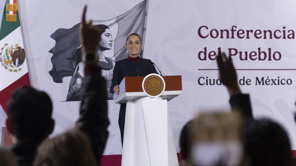Sheinbaum Acusa a EE. UU. de 'Injerencia Política' en Retiro de Visas a Políticos Mexicanos