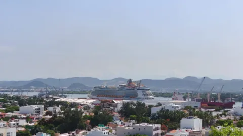 Mazatlán: "Navigator of the Seas" Impulsa Récord de Turismo y Derrama Millonaria en Agosto