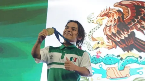 ¡Doble Oro Histórico! Jesús Gutiérrez Brilla en el Cierre de la Serie Mundial de Para Natación México 2026