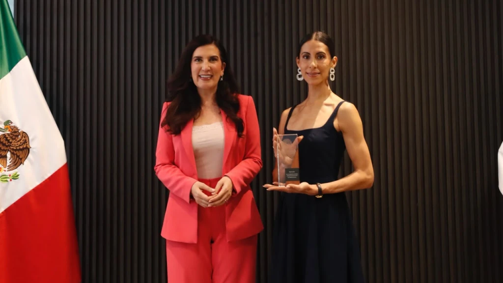 Elisa Carrillo, la Primera Bailarina Mexicana que Inspira al Mundo, Galardonada en la Cámara de Diputados