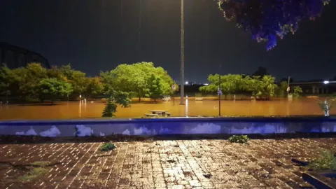 Culiacán al Límite: Lluvias Desbordan Arroyos y Generan Caos Urbano