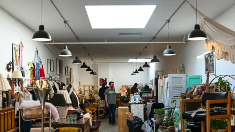 El auge de los bazares de segunda mano: La alternativa sustentable y económica que transforma el diseño del hogar