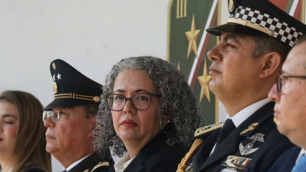 Celebrar las Fiestas Patrias es recuperar espacios para la sociedad: Gobernadora