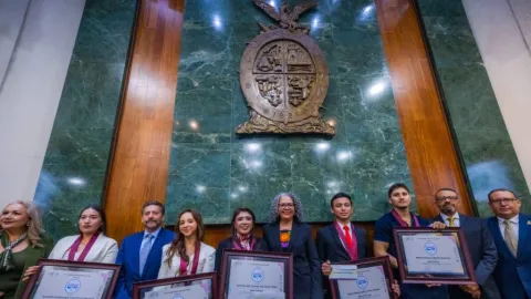 Gobernadora participó en la ceremonia de entrega del Premio al Mérito Juvenil 2026